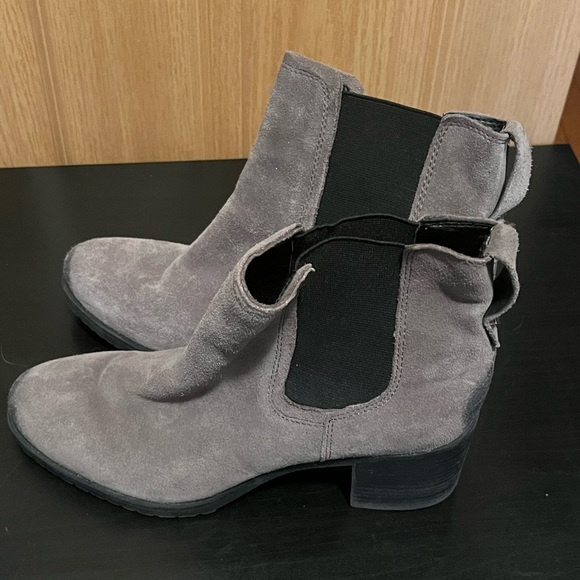 Sam Edelman Gray Suede 'Hanley' Chelsea Boots - Picture 2 of 14